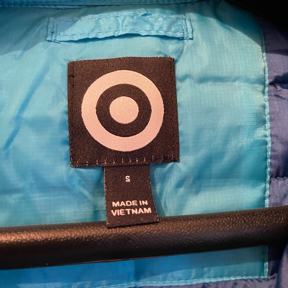 Includes Puffer And Shell. - image 4